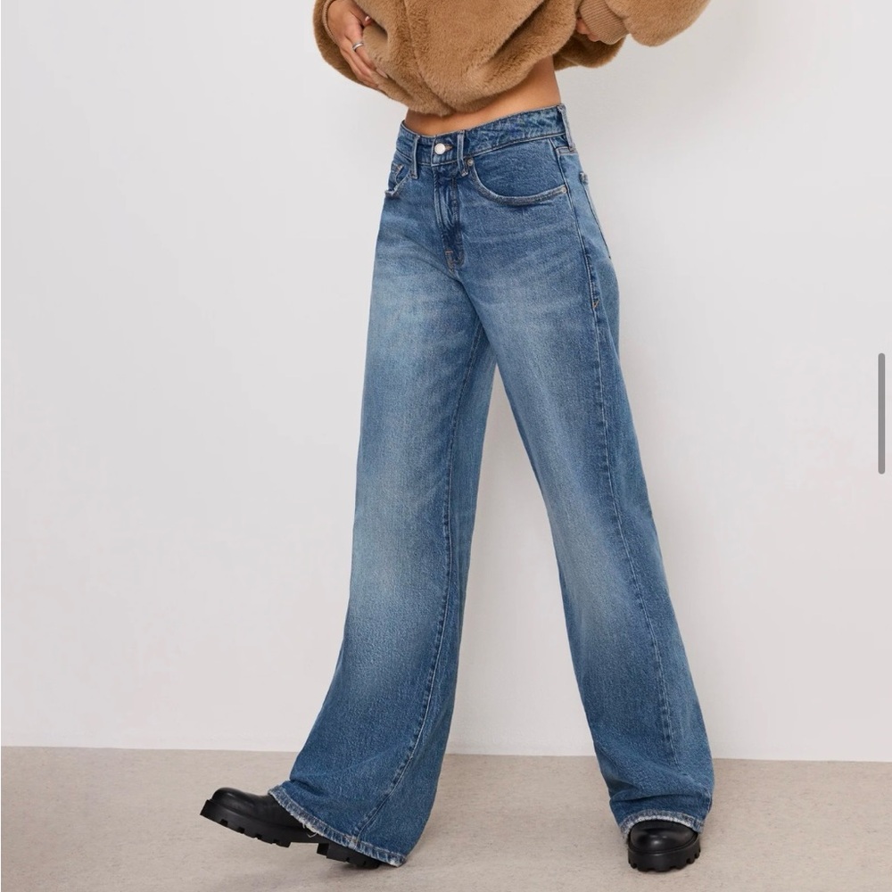 Good American - Good Ease Relaxed Jeans in Indigo757